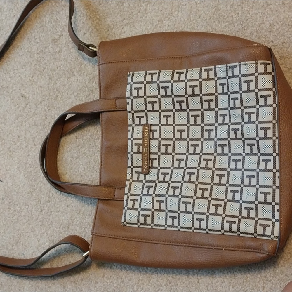 Chic Leather Tommy Hilfiger bag